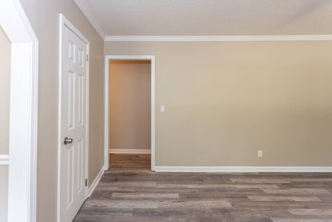 Building Photo - Welcome to this beautiful newly renovated 3-bedroom brick ranch!