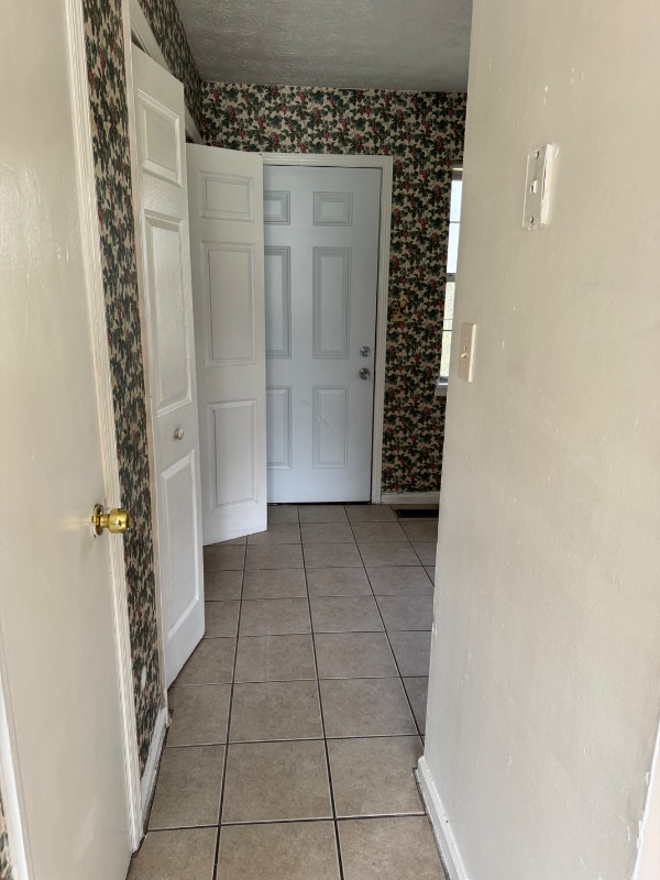 Photo - 3953 McClure Dr House