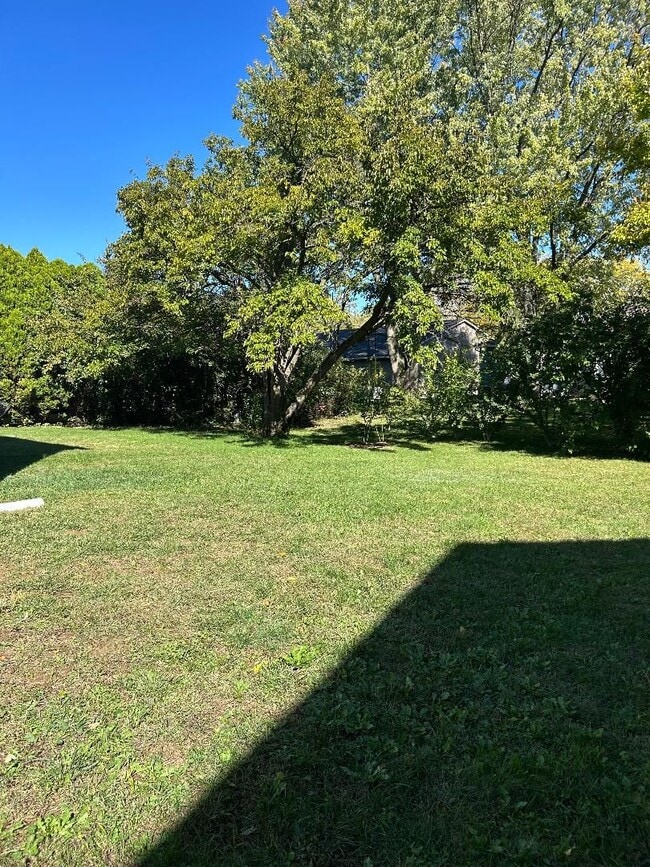 Building Photo - 3304-3306-3306 Kilwinning Pl