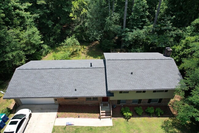 Foto del edificio - Room in Single Family Home on Butner Rd