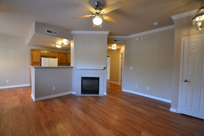 Building Photo - 6924 Ash Creek Heights
