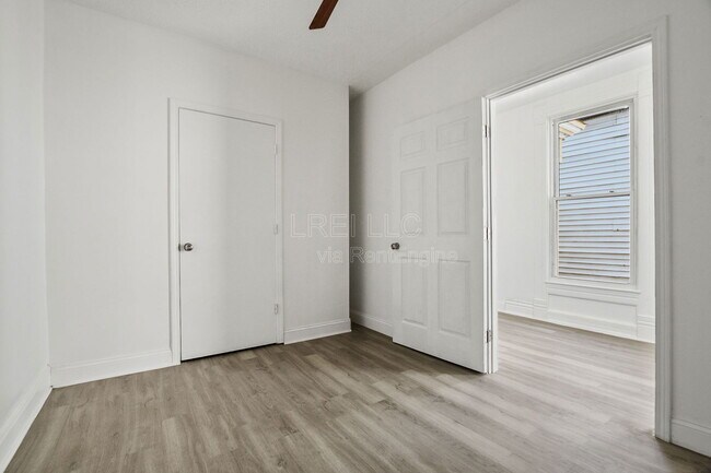 Foto del edificio - 2024 Lytle St