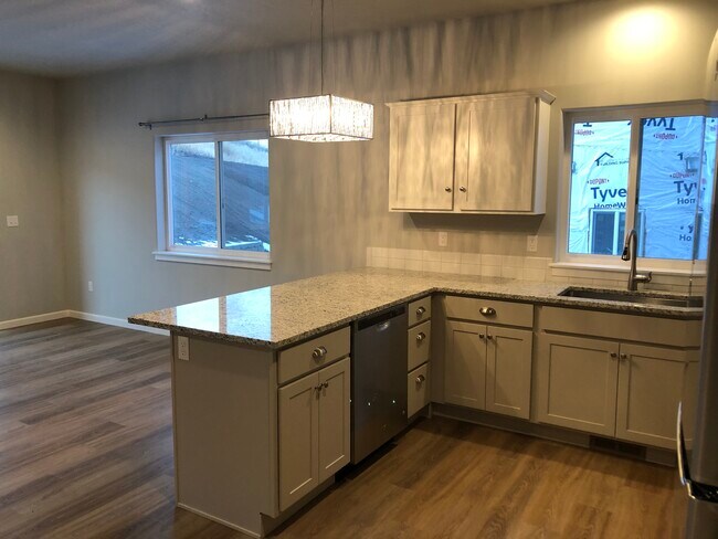 Foto del edificio - 1358 SW Center St