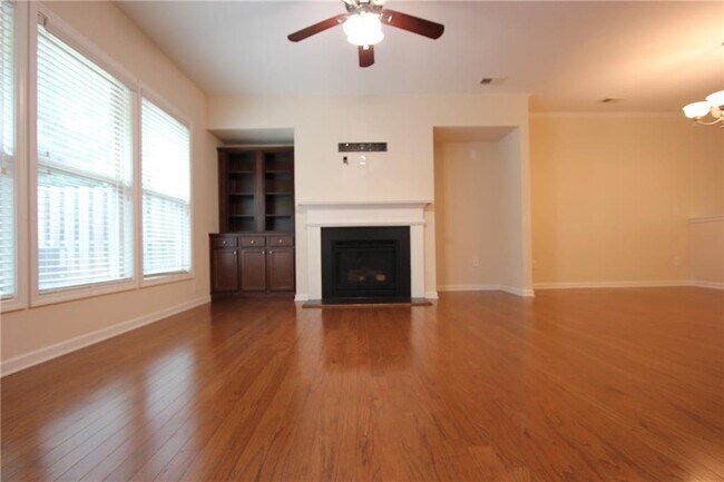 Foto del edificio - 2132 Greencrest Cir