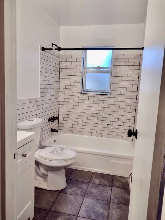 Building Photo - 54 Willett Ave