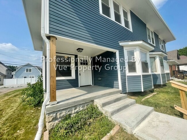 Building Photo - 750 Cottage Ave