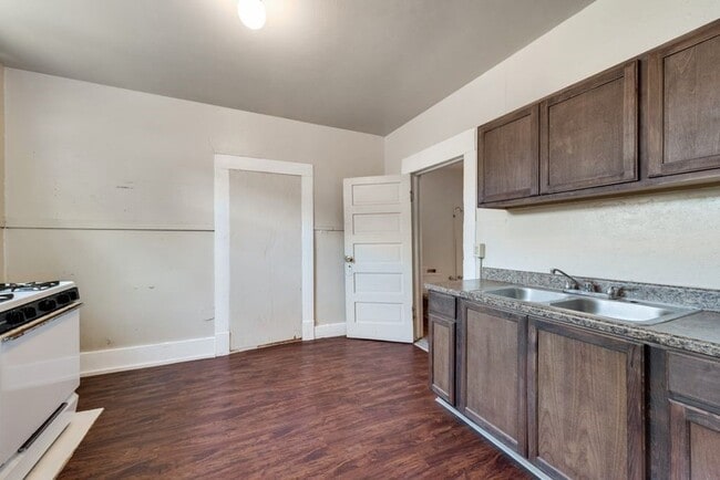 Building Photo - 1615 Alston Ave