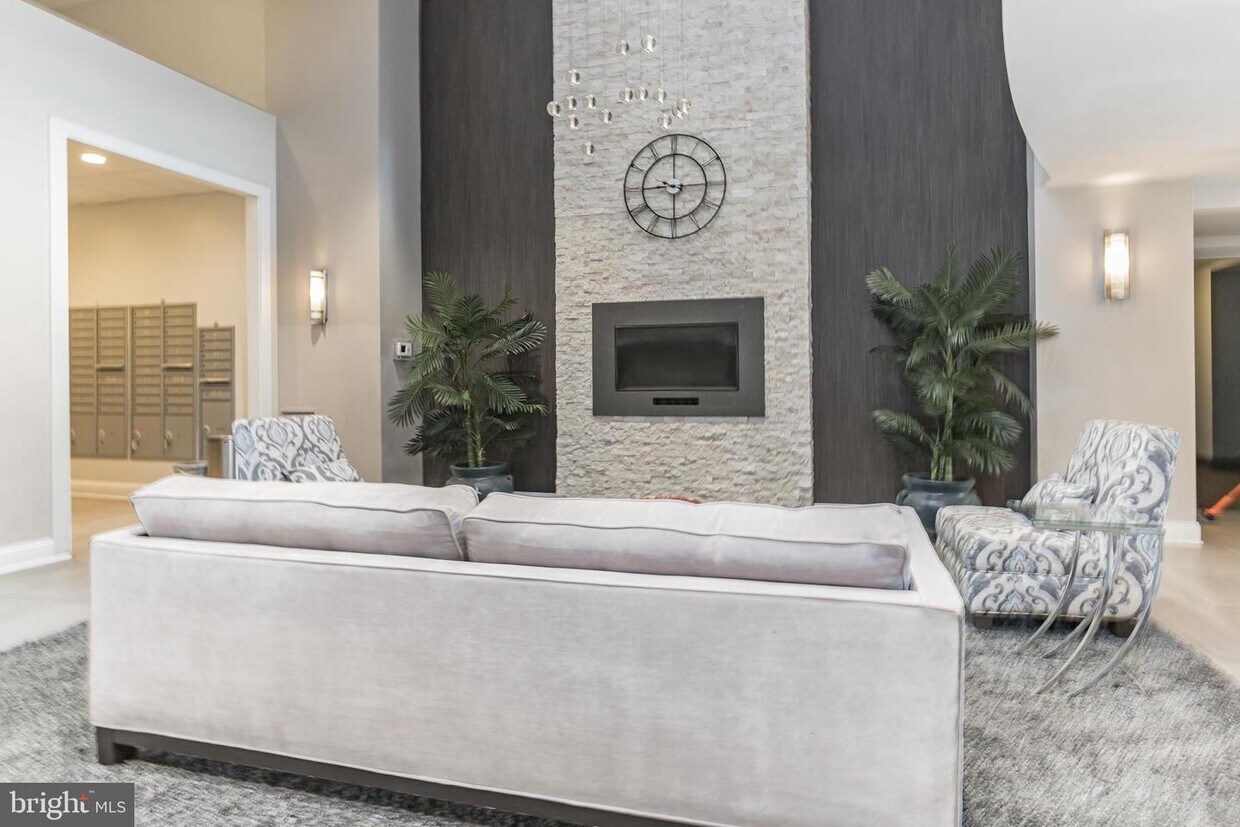 Foto principal - 6301 Edsall Rd