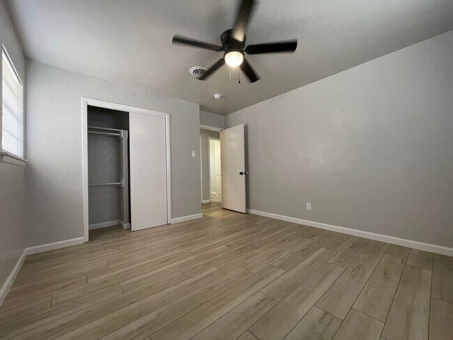 Foto del edificio - Charming 3-Bedroom Retreat with Modern Com...