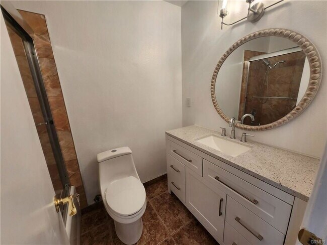 Building Photo - 22934 Valerio St