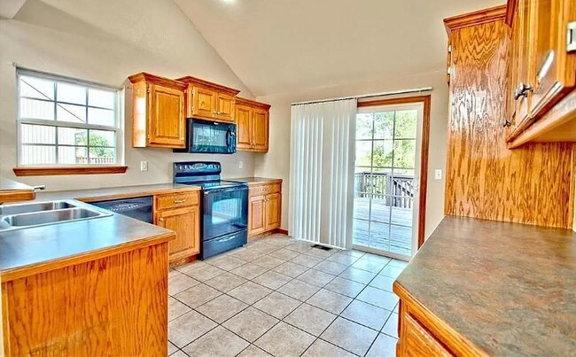 Foto del edificio - 1912 Country Ridge Dr