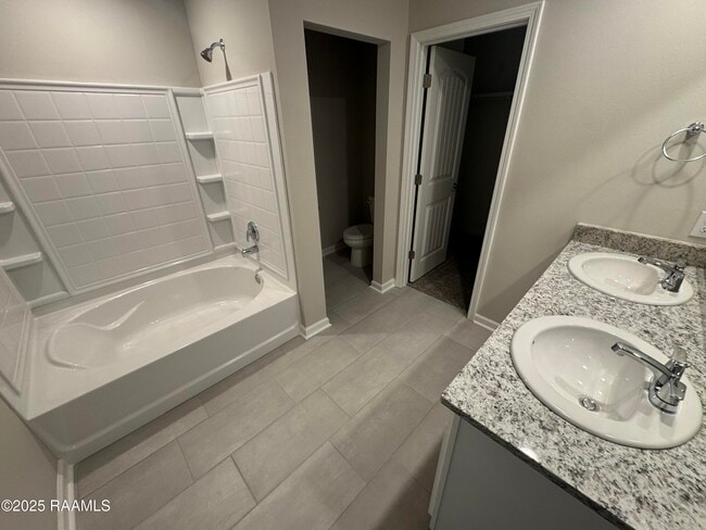 Building Photo - 331 White Pine Dr