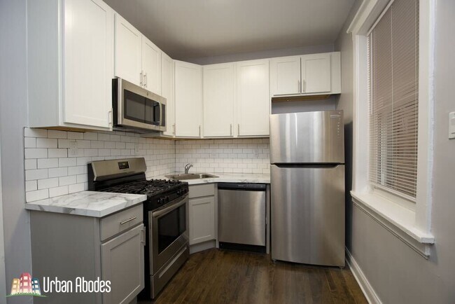 Foto del edificio - 6259 N Lakewood Ave