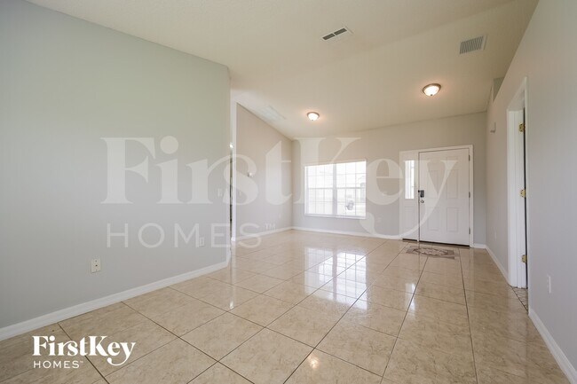 Building Photo - 827 Massy Ct