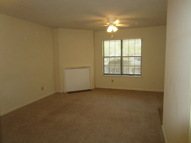 Foto del edificio - 690 Archdale Dr