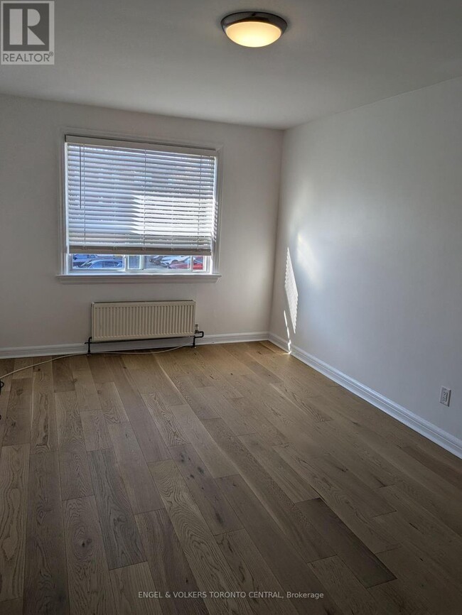Photo du bâtiment - 20-20 Norris Crescent