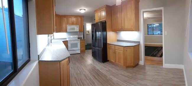 Building Photo - 628 W 3300 S