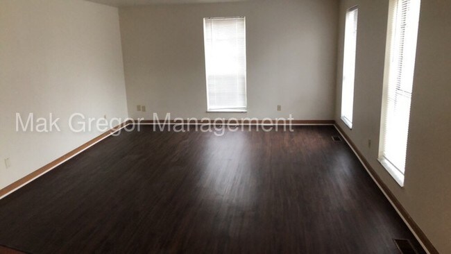 Building Photo - 3303 Riverside Dr