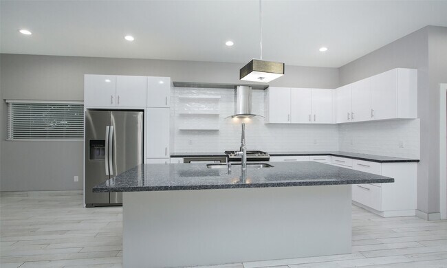 Foto del edificio - 309 E 43rd St