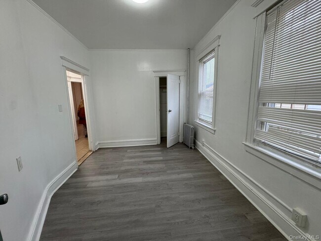 Foto del edificio - 27-24 Gillmore St