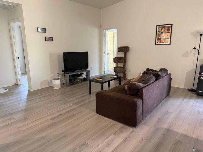 Foto del edificio - 4428 S Cholla Wy