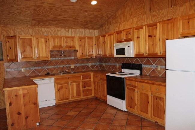 Foto del edificio - 266 Bayview Dr