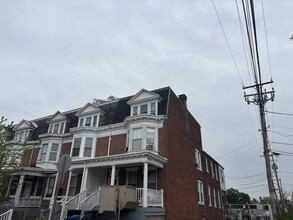 Building Photo - 30 E Cottage Pl