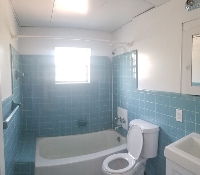 Foto del edificio - Upstairs Studio Apartment