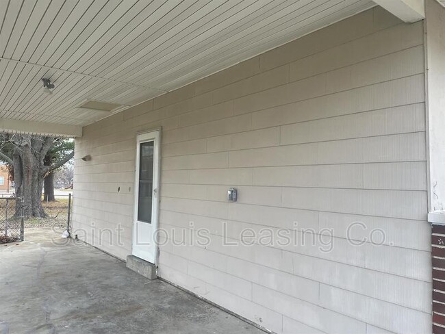 Building Photo - 2750 Morris Dr