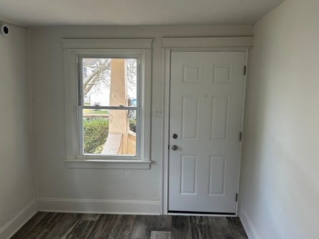 Building Photo - 625 Merchant St