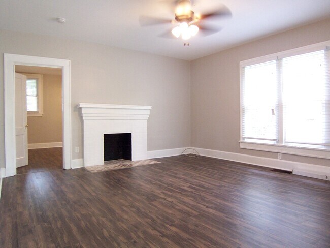 Building Photo - 1 Bed/1 Bath - Unit 6
