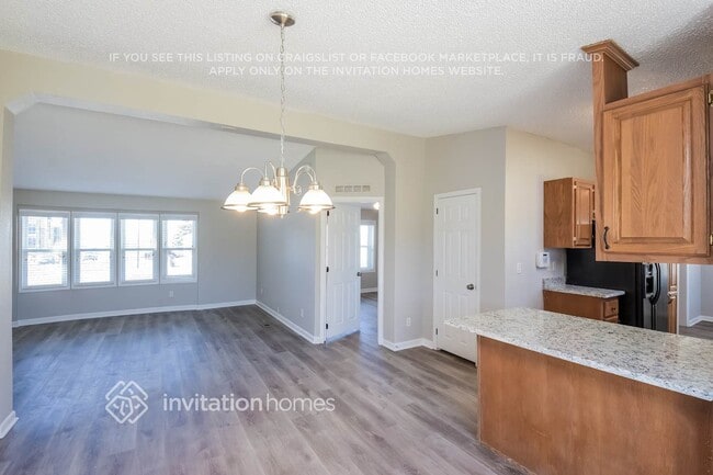 Building Photo - 658 N 21st Ave