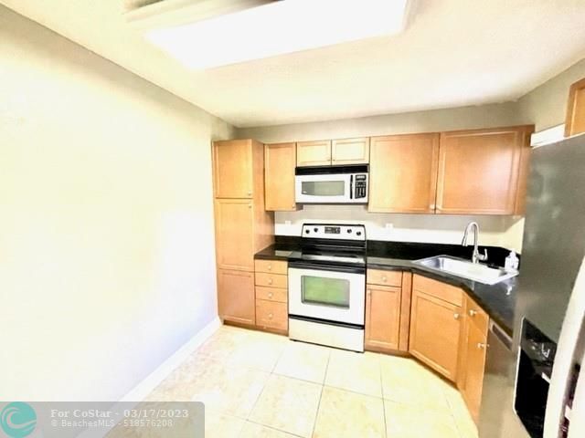 Foto del edificio - 2486 NW 49th Terrace