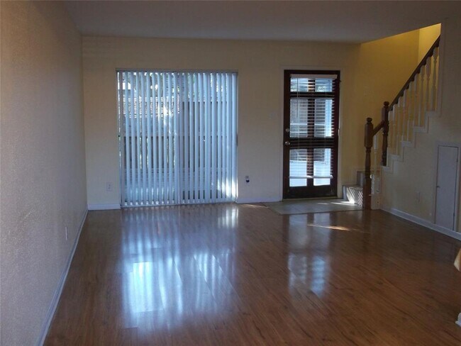 Foto del edificio - 1433 Cedar Post Ln