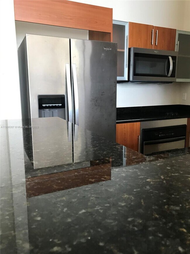 Building Photo - 325 SOUTA