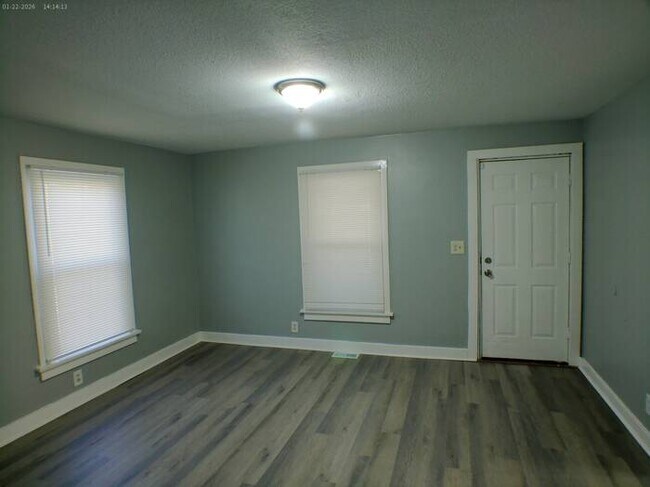 Building Photo - Charming 4-bedroom and 2 full baths home located in Independence, MO.