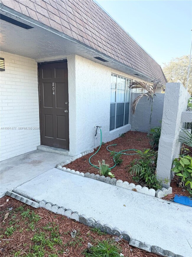 Foto del edificio - 804 SW 73rd Ave