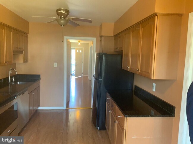 Building Photo - 6183 Vine Forest Ct