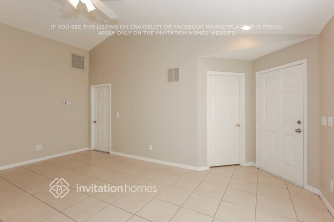 Building Photo - 10353 Lakeside Vista Dr