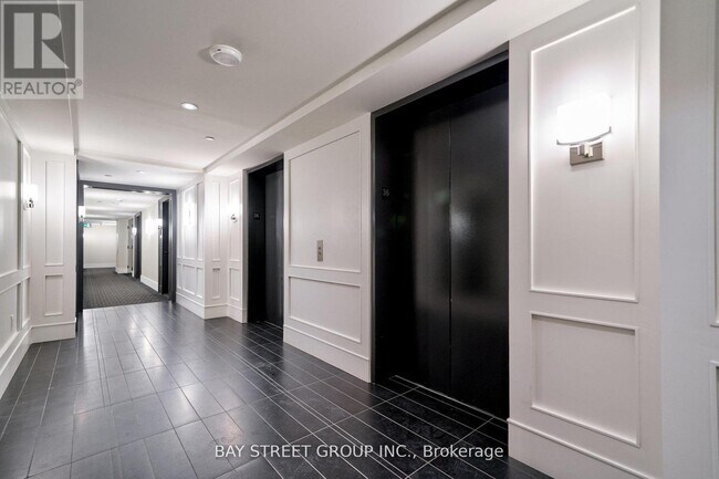 Photo du bâtiment - 955-3955 Bay St.