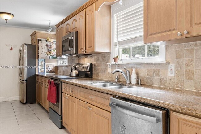 Foto del edificio - 2118 Cleveland St