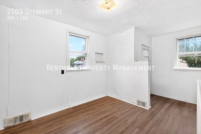 Photo - 2503 Stewart St- House