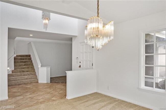 Building Photo - 3 br, 3 bath House - 12 Fairway Dr