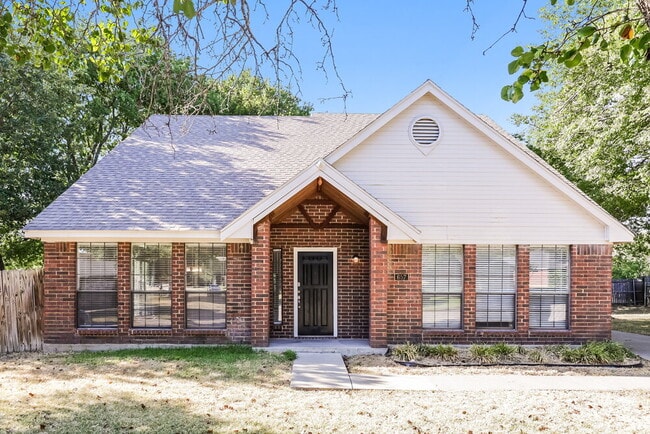 657 Edgewood Dr