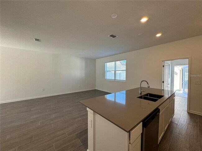 Building Photo - 8115 Sayings Dr