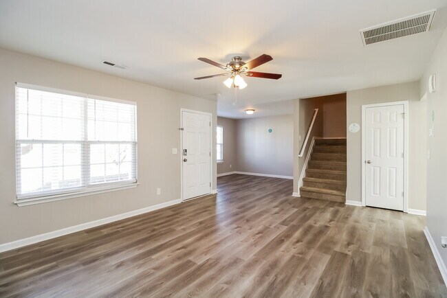 Foto del edificio - 1220 Maple Ridge Dr