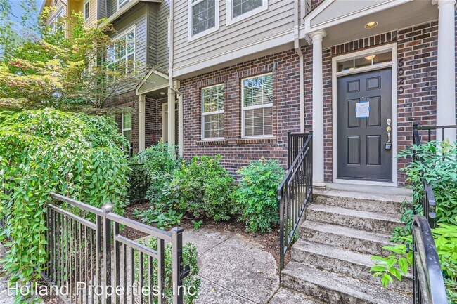 Building Photo - 2 br, 3 bath House - 6020 NE Alder St