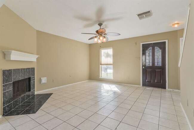 Building Photo - 11819 Meadow Pl Dr