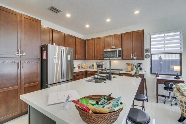 Foto del edificio - 3751 SW 97th Ave