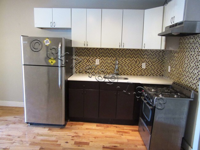 Foto del edificio - 1519 Dean St